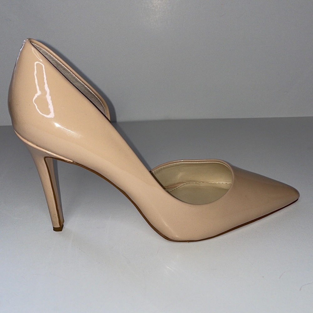 Jessica Simpson nude heels, Size 11